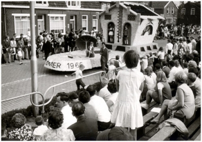 Een praalwagen van het bloemencorso van 1966.